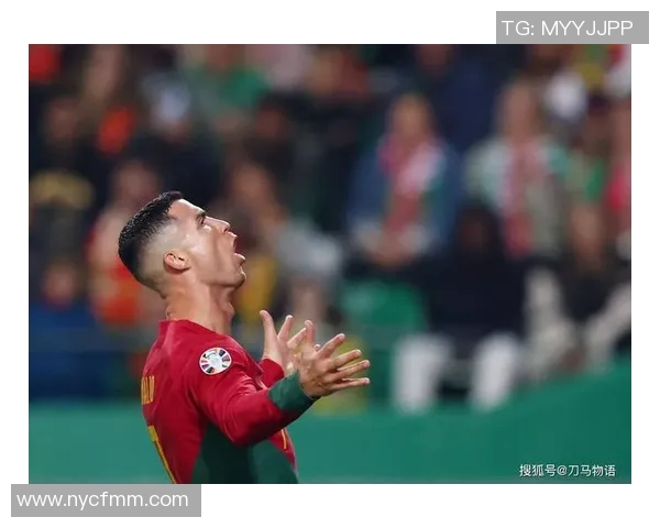 足球明星在伤感时刻的真实瞬间与背后的故事分享