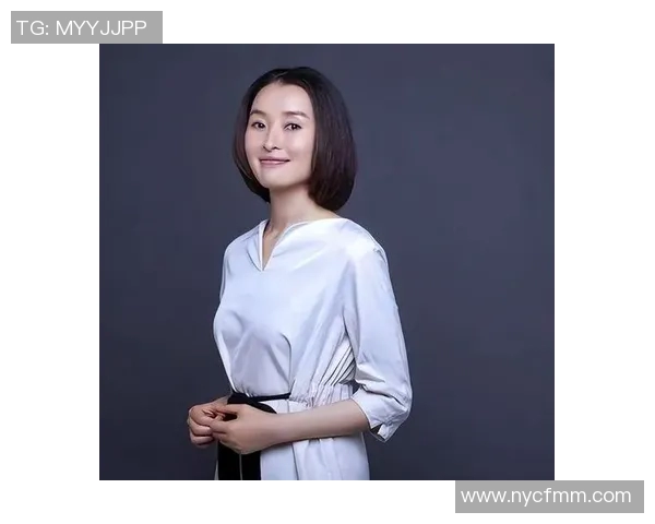 足球明星吴越的个人简介与精彩照片全景展示